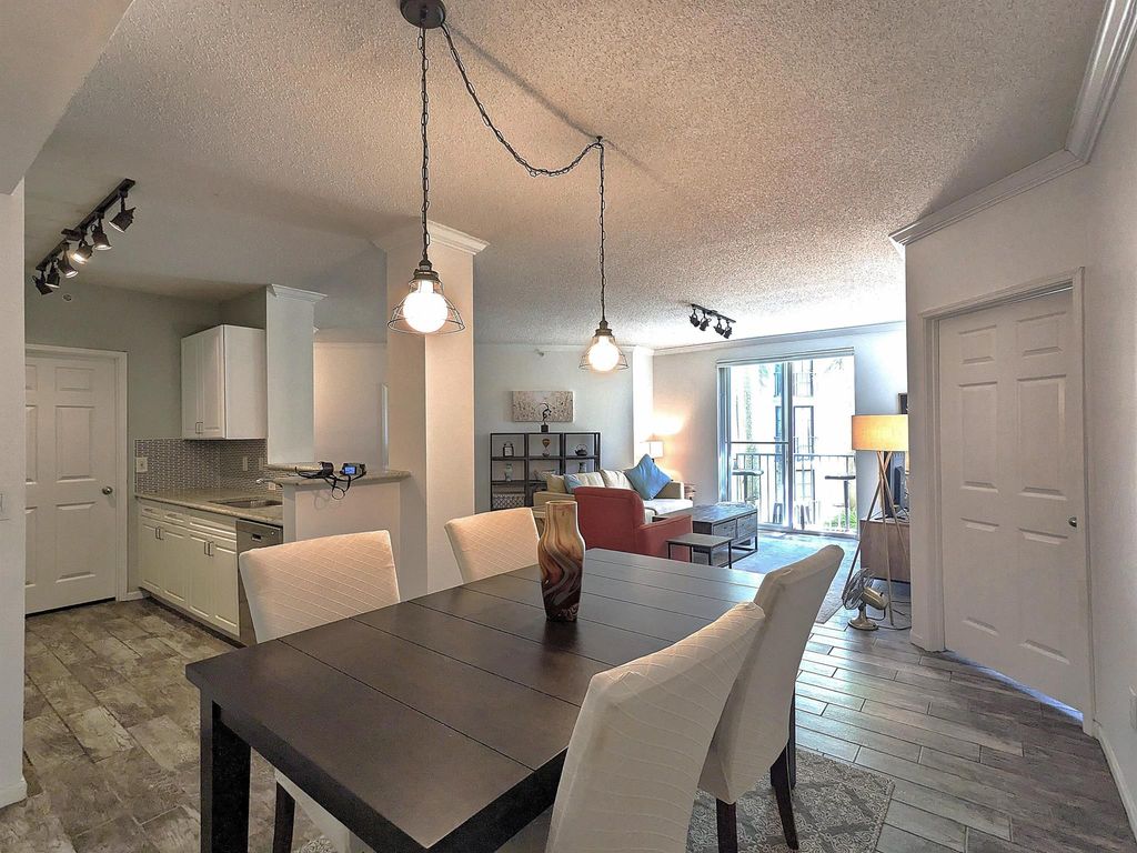 630 S Sapodilla Avenue 308, West Palm Beach, FL 33401