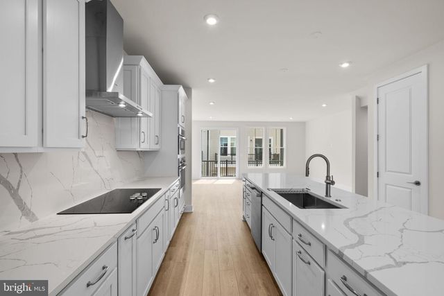 13922 AVIATION PL, Herndon, VA 20171