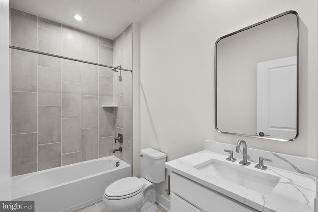 13922 AVIATION PL, Herndon, VA 20171