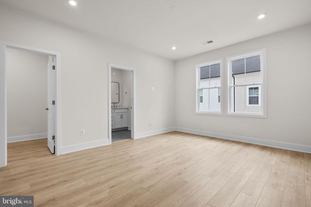 13922 AVIATION PL, Herndon, VA 20171