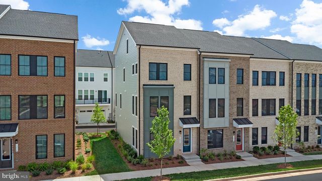 13922 AVIATION PL, Herndon, VA 20171