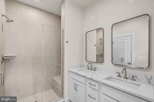 13922 AVIATION PL, Herndon, VA 20171