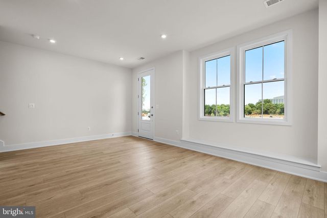 13922 AVIATION PL, Herndon, VA 20171