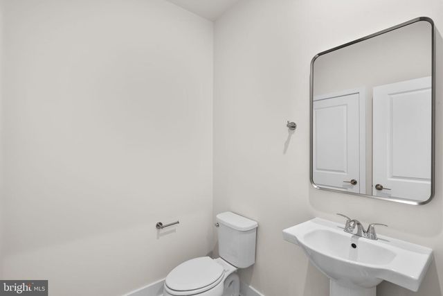 13922 AVIATION PL, Herndon, VA 20171