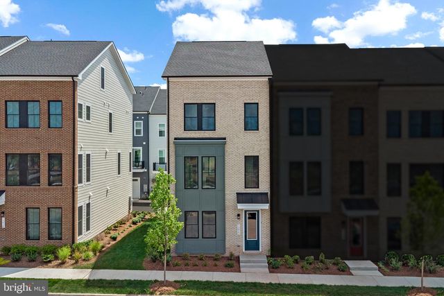 13922 AVIATION PL, Herndon, VA 20171