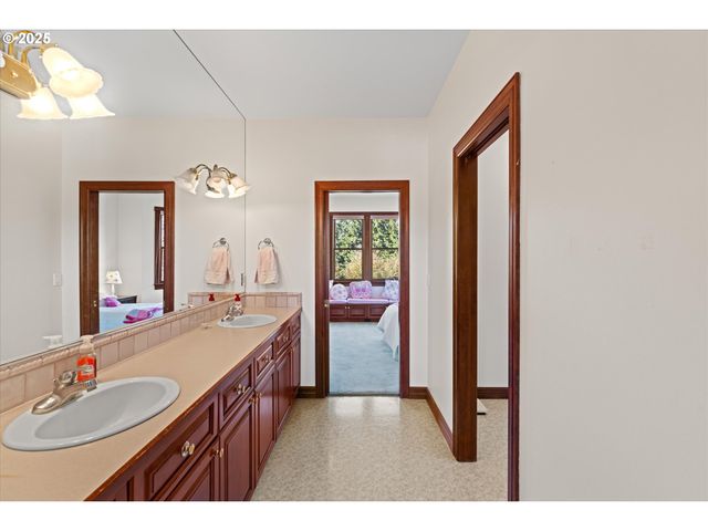 13680 Sw MORGAN Rd, Sherwood, OR 97140