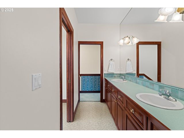 13680 Sw MORGAN Rd, Sherwood, OR 97140