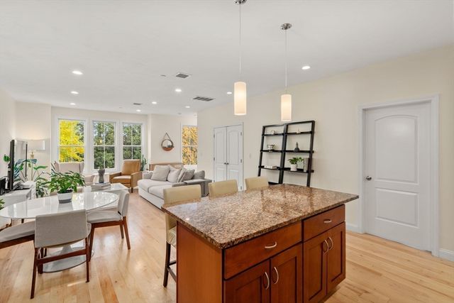 371 Maverick St 2, Boston, MA 02128