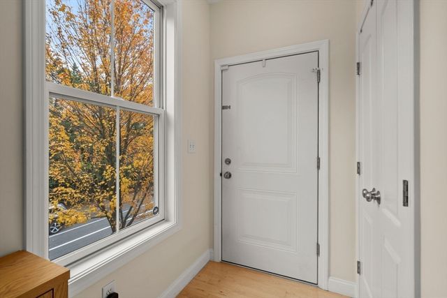 371 Maverick St 2, Boston, MA 02128