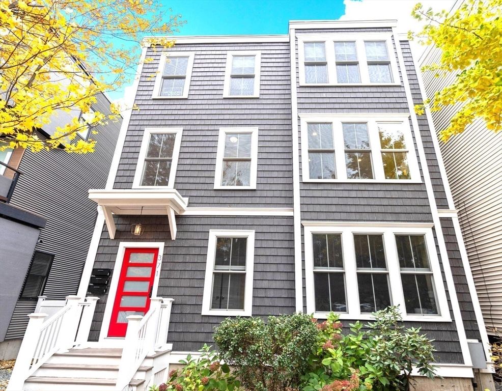 371 Maverick St 2, Boston, MA 02128