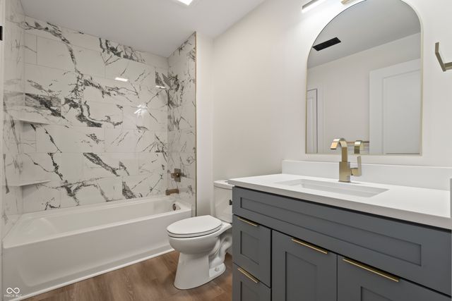 7496 Wood Court, Fishers, IN 46038