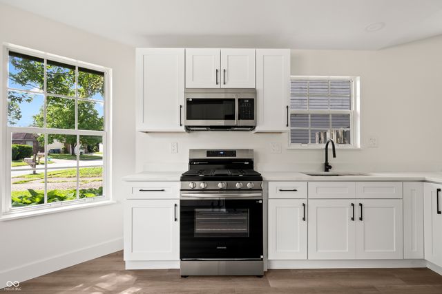 7496 Wood Court, Fishers, IN 46038