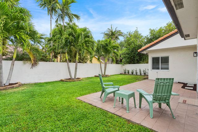7674 Solimar Circle, Boca Raton, FL 33433