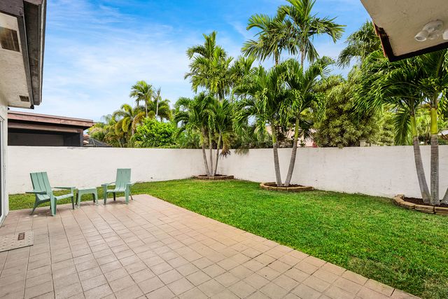 7674 Solimar Circle, Boca Raton, FL 33433