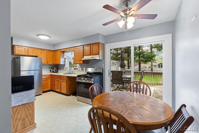 902 N Union Street, Tecumseh, MI 49286
