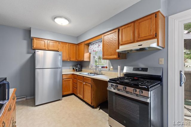 902 N Union Street, Tecumseh, MI 49286