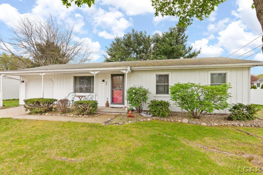 902 N Union Street, Tecumseh, MI 49286