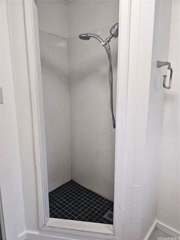 2361 Pauoa Road A, Honolulu, HI 96813