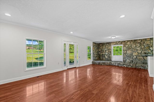 485 Nellie Head Road, Tunnel Hill, GA 30755