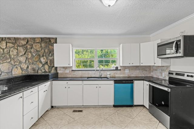 485 Nellie Head Road, Tunnel Hill, GA 30755
