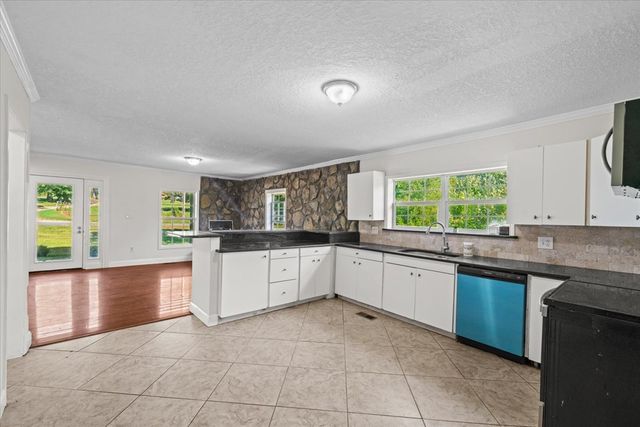 485 Nellie Head Road, Tunnel Hill, GA 30755