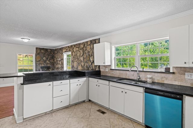 485 Nellie Head Road, Tunnel Hill, GA 30755