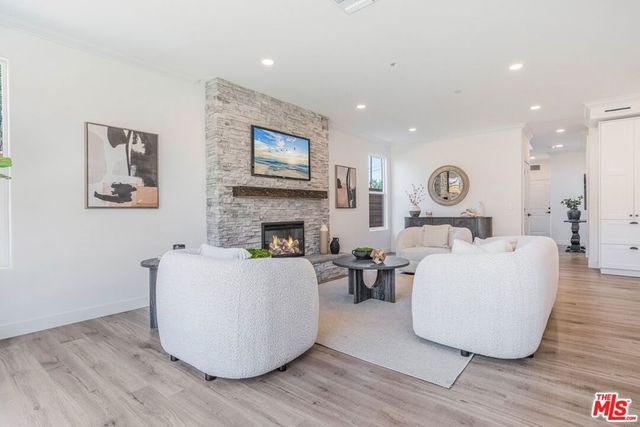 20151 Strathern Street, Winnetka, CA 91306
