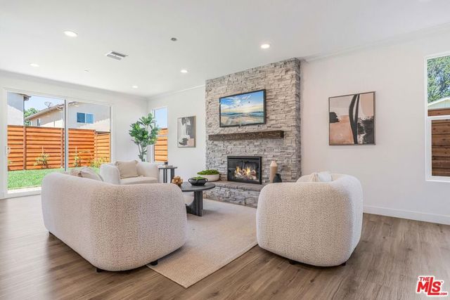 20151 Strathern Street, Winnetka, CA 91306