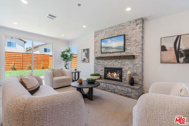 20151 Strathern Street, Winnetka, CA 91306