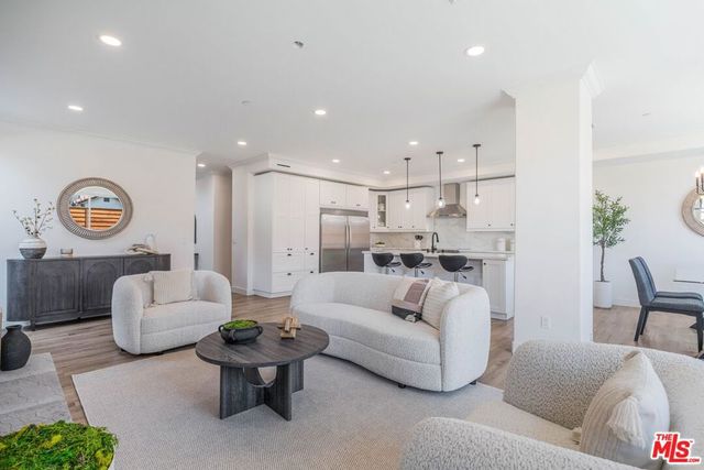 20151 Strathern Street, Winnetka, CA 91306