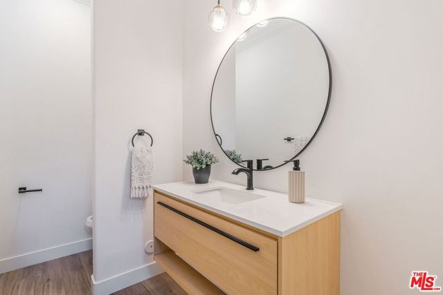 20151 Strathern Street, Winnetka, CA 91306