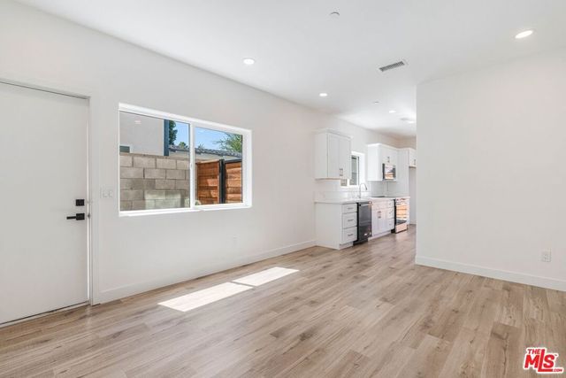 20151 Strathern Street, Winnetka, CA 91306