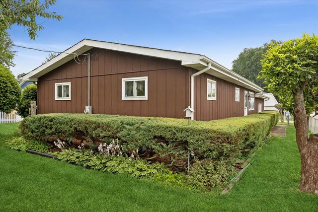 1631 N Oak Avenue, Round Lake Beach, IL 60073