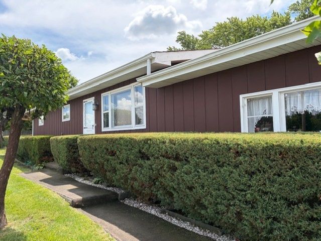 1631 N Oak Avenue, Round Lake Beach, IL 60073
