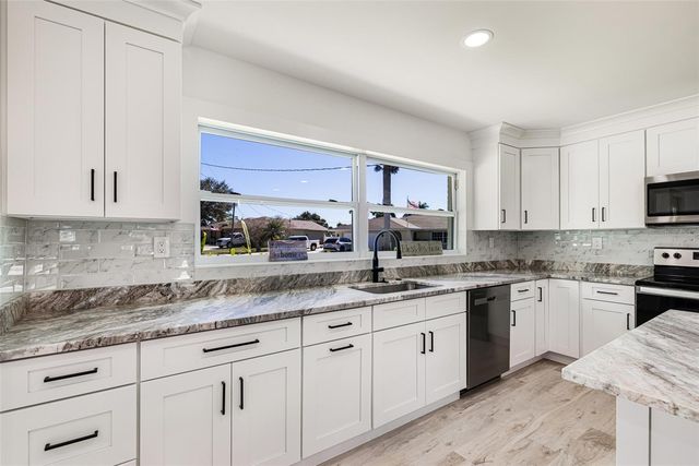 13856 LAZY LANE, Fort Myers, FL 33905