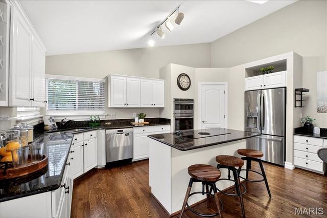 2106 Babler Ridge Dr Lane, Wildwood, MO 63038