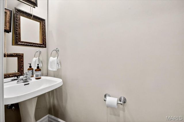 2106 Babler Ridge Dr Lane, Wildwood, MO 63038