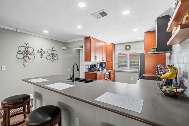 19029 US HIGHWAY 19 N 27E, Clearwater, FL 33764