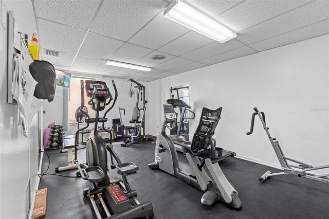 19029 US HIGHWAY 19 N 27E, Clearwater, FL 33764