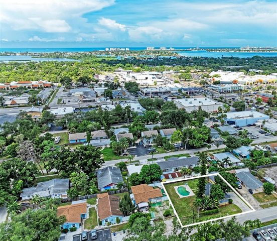 3928 S EAST AVENUE, Sarasota, FL 34231
