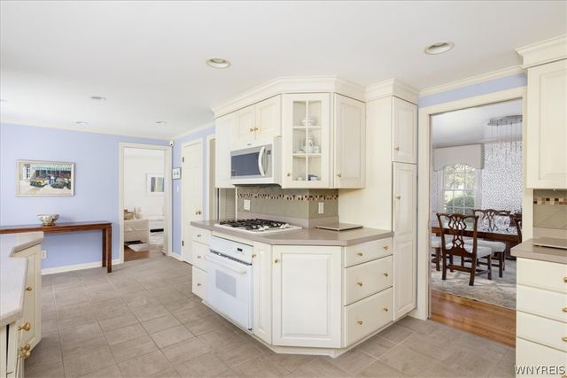 171 Halwill Drive, Amherst, NY 14226
