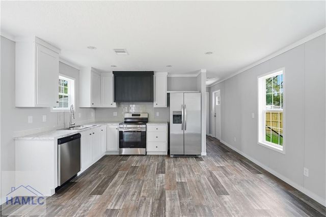 94 Thrasher Circle, Jesup, GA 31545