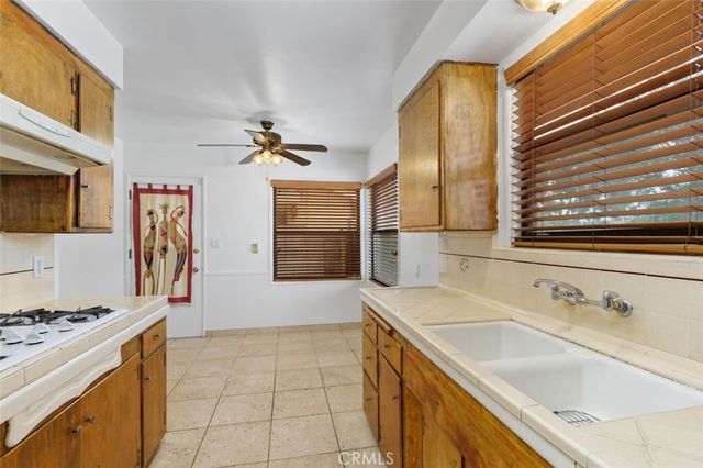 1525 W Princeton St, Ontario, CA 91762