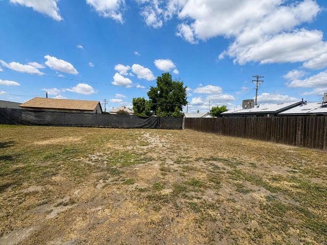 13936 Front Street, Armona, CA 93202