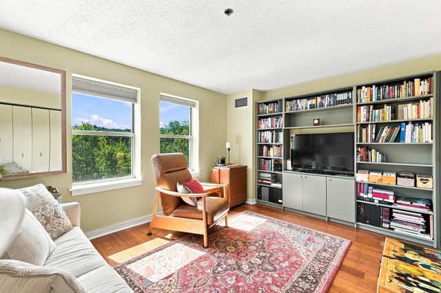 273 Cambridge Rd 505, Woburn, MA 01801