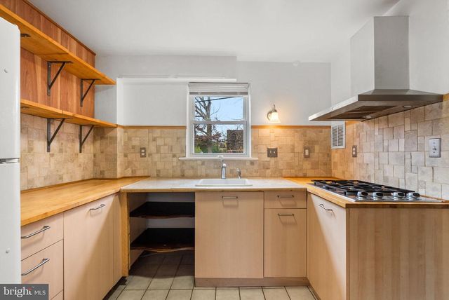 4822 OSAGE ST, College Park, MD 20740