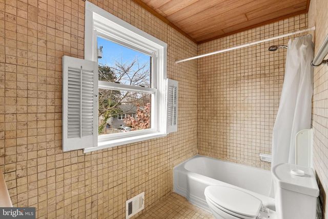 4822 OSAGE ST, College Park, MD 20740