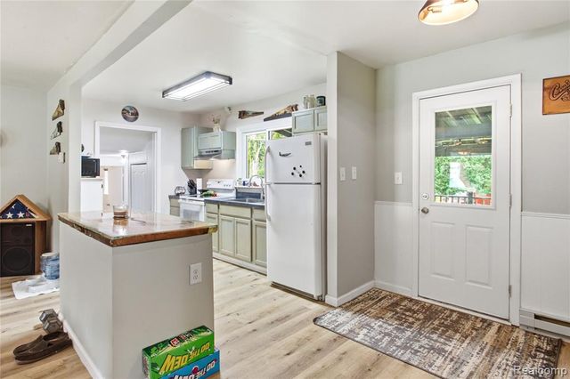 4945 Miller Road, Ann Arbor, MI 48103