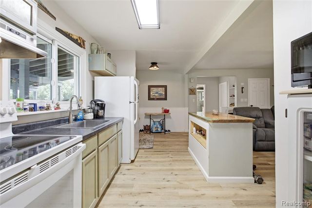 4945 Miller Road, Ann Arbor, MI 48103