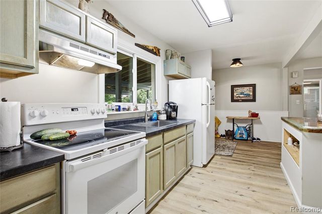 4945 Miller Road, Ann Arbor, MI 48103